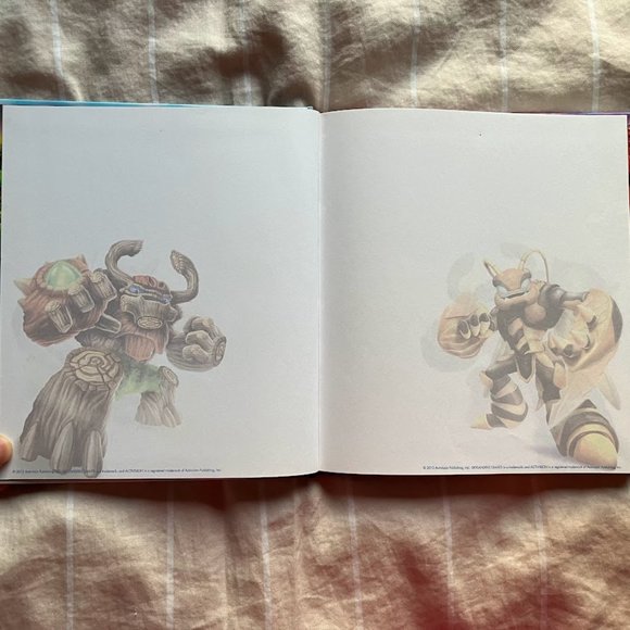 Skylanders Giants notebook/artbook - Picture 4 of 5